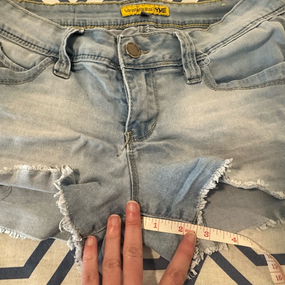 YMI junior size 7 light indigo wash shorts - Picture 4 of 4